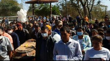 Puentesiño: centenares de personas despidieron a Jorgito